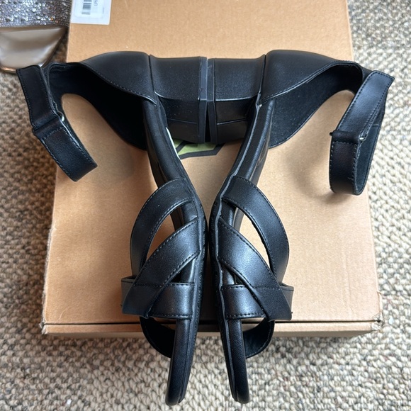 NWT - Clarks Womens Desirae Lily, Black Leather, Size 10M 🖤😍 - Picture 6 of 9